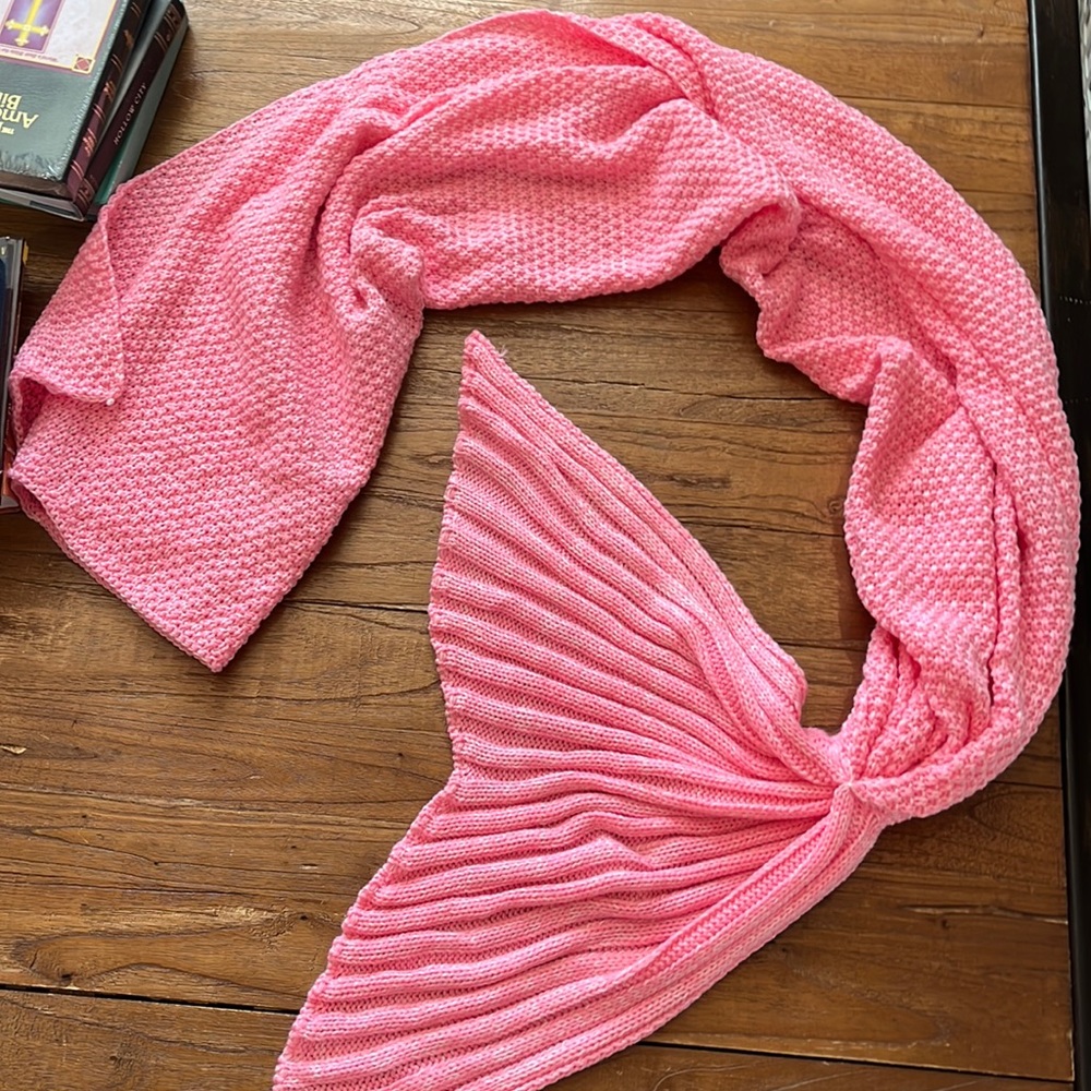 pink knit mermaid blanket
